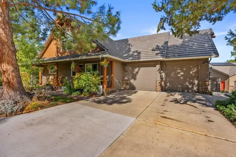 3192 NW Golf View Drive Bend OR 97703