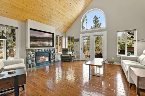 3192 NW Golf View Drive Bend OR 97703