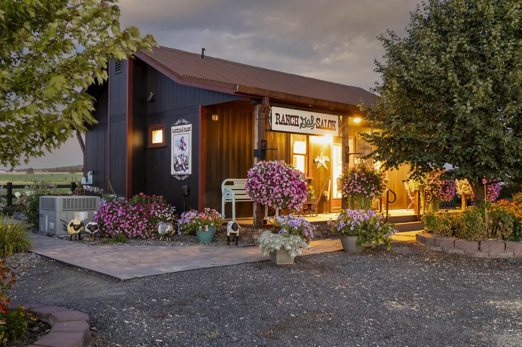 11288 SW Highway 126 Powell Butte OR 97753