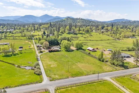 3313 Redwood Avenue Grants Pass OR 97527