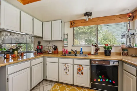 3313 Redwood Avenue Grants Pass OR 97527