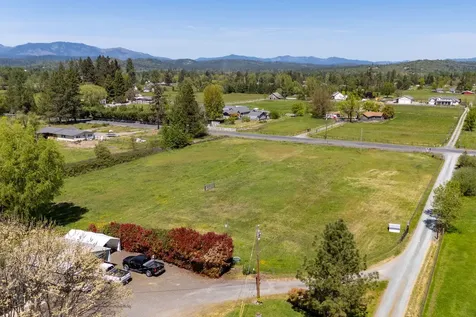 3313 Redwood Avenue Grants Pass OR 97527