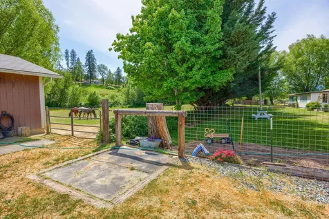 3313 Redwood Avenue Grants Pass OR 97527