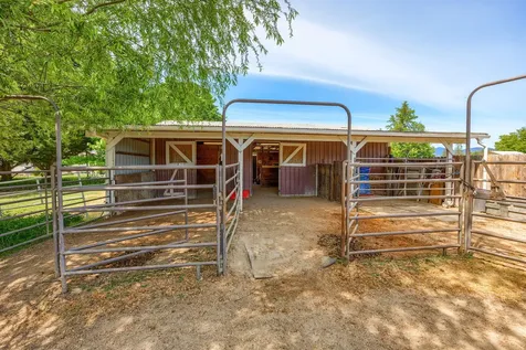 3313 Redwood Avenue Grants Pass OR 97527