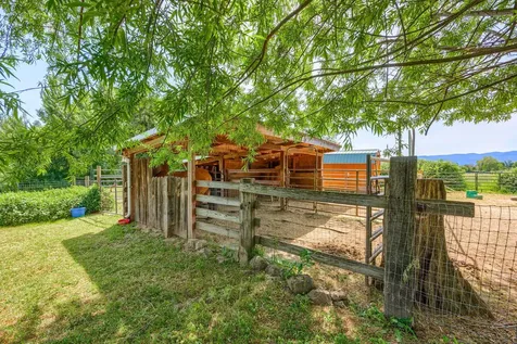 3313 Redwood Avenue Grants Pass OR 97527