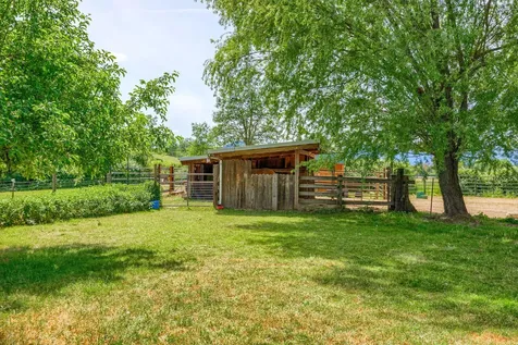 3313 Redwood Avenue Grants Pass OR 97527