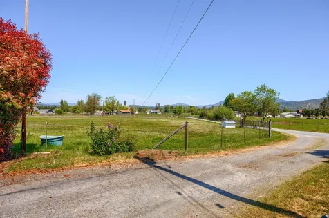 3313 Redwood Avenue Grants Pass OR 97527