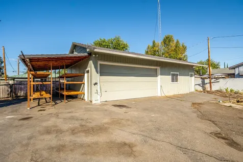 1461 Johnson Street Medford OR 97504