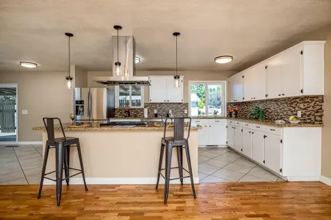 1461 Johnson Street Medford OR 97504
