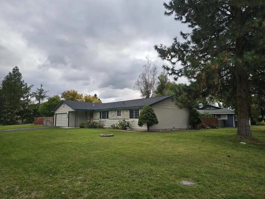 5200 Bartlett Avenue Klamath Falls OR 97603
