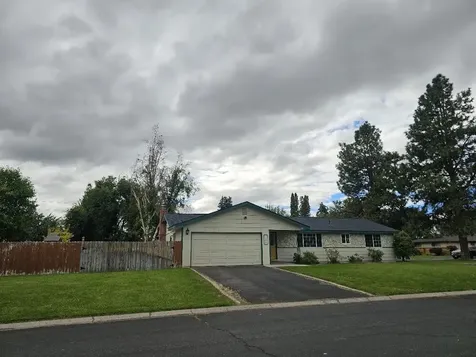 5200 Bartlett Avenue Klamath Falls OR 97603