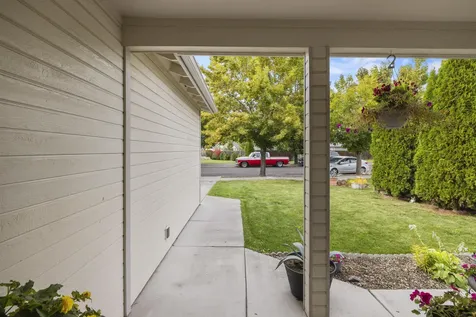 5656 Mickshelly Circle Klamath Falls OR 97603