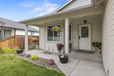 5656 Mickshelly Circle Klamath Falls OR 97603