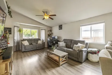5656 Mickshelly Circle Klamath Falls OR 97603