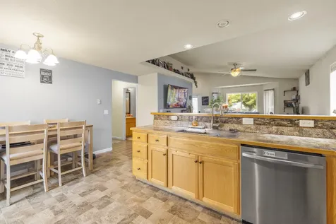 5656 Mickshelly Circle Klamath Falls OR 97603