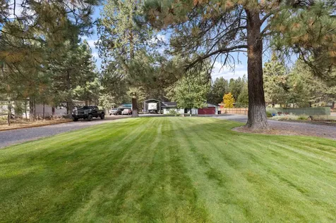 59895 Cheyenne Road Bend OR 97702