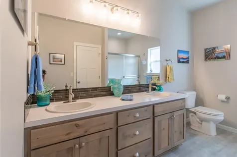 2911 NW Hemlock Lane Redmond OR 97756