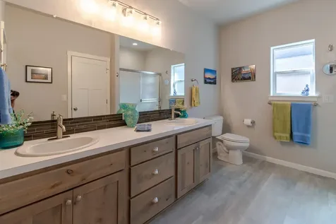 2911 NW Hemlock Lane Redmond OR 97756