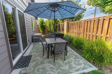 2911 NW Hemlock Lane Redmond OR 97756