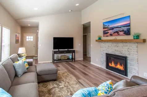 2911 NW Hemlock Lane Redmond OR 97756