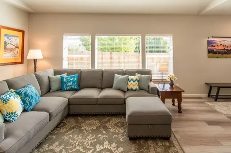 2911 NW Hemlock Lane Redmond OR 97756