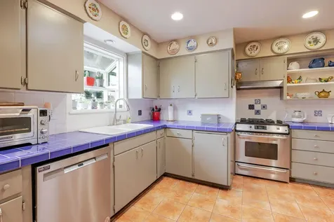 1942 NE 6th Street Bend OR 97701