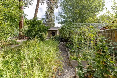 1942 NE 6th Street Bend OR 97701