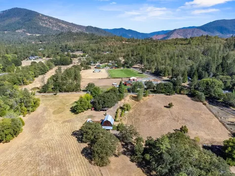 5442 Hugo Road Grants Pass OR 97526