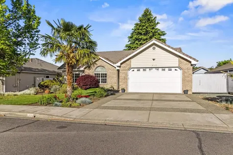 659 Jackson Creek Drive Central Point OR 97502