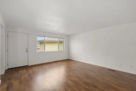 1448 Carolyn Circle Medford OR 97504