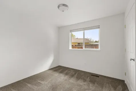 1448 Carolyn Circle Medford OR 97504