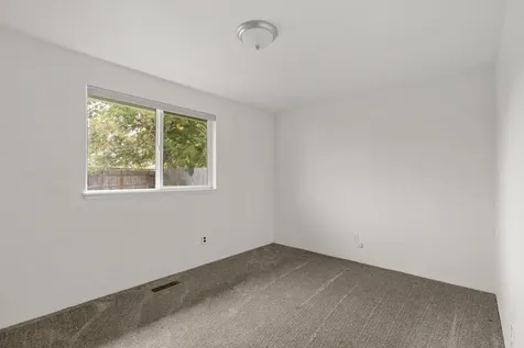 1448 Carolyn Circle Medford OR 97504