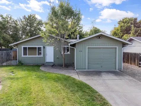 1448 Carolyn Circle Medford OR 97504