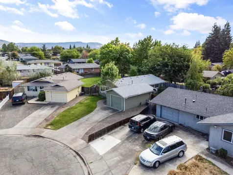 1448 Carolyn Circle Medford OR 97504