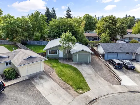 1448 Carolyn Circle Medford OR 97504