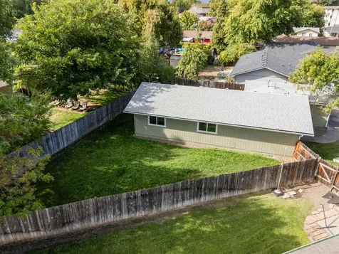 1448 Carolyn Circle Medford OR 97504
