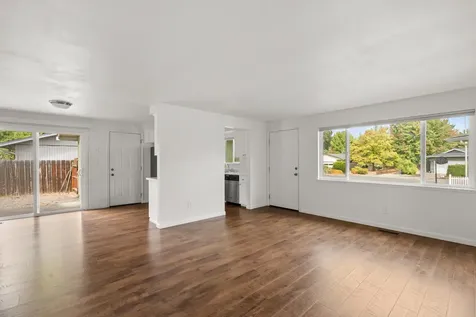 1448 Carolyn Circle Medford OR 97504