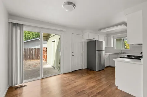 1448 Carolyn Circle Medford OR 97504
