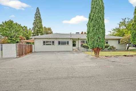 2435 Stearns Way Medford OR 97501