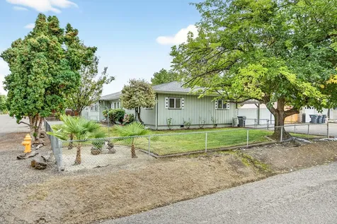 2435 Stearns Way Medford OR 97501