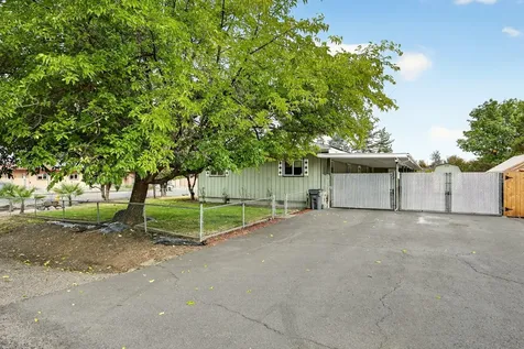 2435 Stearns Way Medford OR 97501