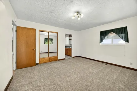 2435 Stearns Way Medford OR 97501