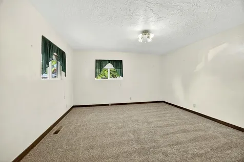 2435 Stearns Way Medford OR 97501