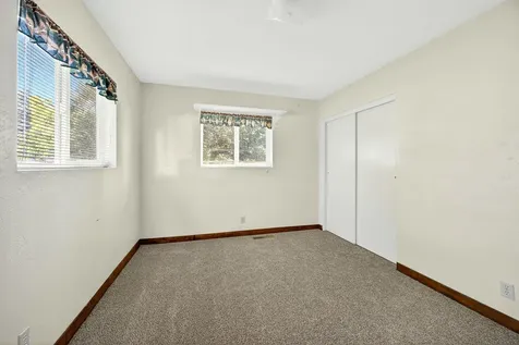 2435 Stearns Way Medford OR 97501