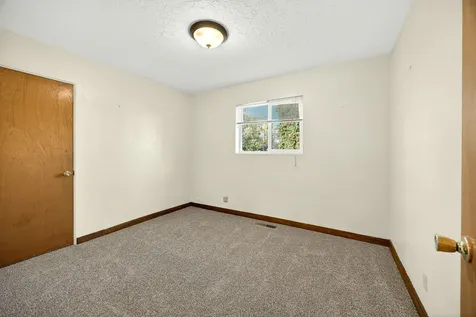 2435 Stearns Way Medford OR 97501