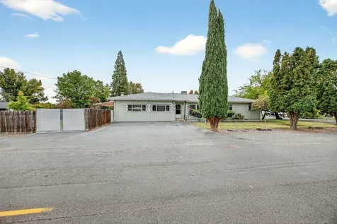 2435 Stearns Way Medford OR 97501