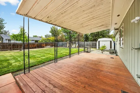 2435 Stearns Way Medford OR 97501