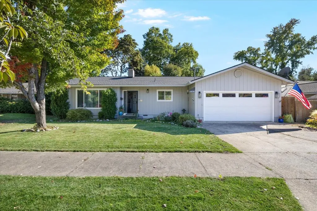 1208 Fortune Drive Medford OR 97504