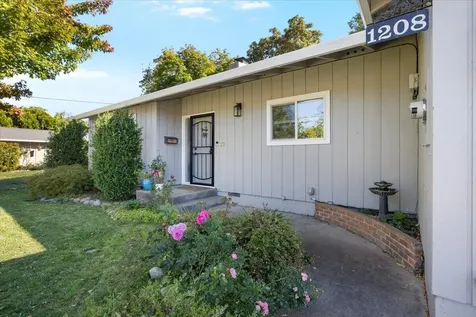1208 Fortune Drive Medford OR 97504