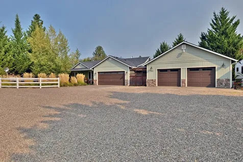 203 Edgerton Lane Wolf Creek OR 97497